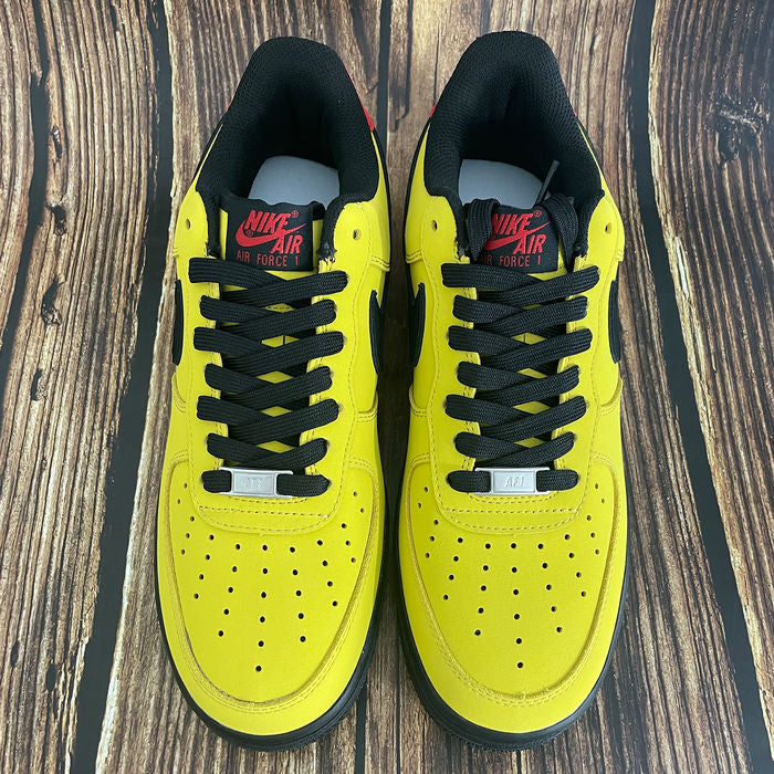 Scarpe da ginnastica Pikachu personalizzate per donne e uomini